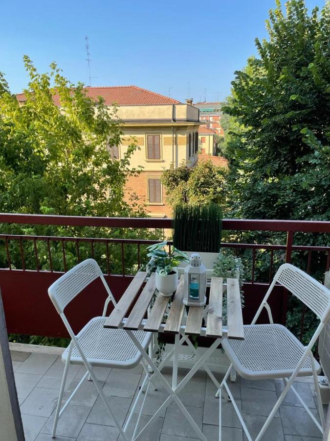 Modena Est Apartment Bagian luar foto